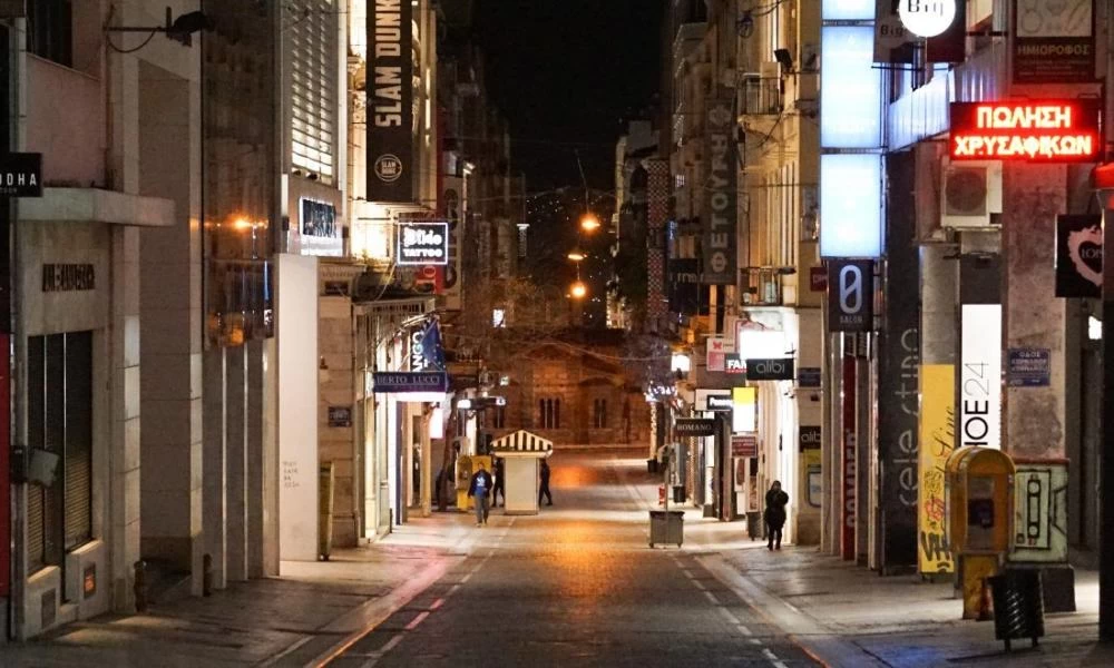 Απρόβλεπτες οι εξελίξεις μέχρι τα Χριστούγεννα: Πόσο πιθανό είναι ένα γενικό Lockdown;